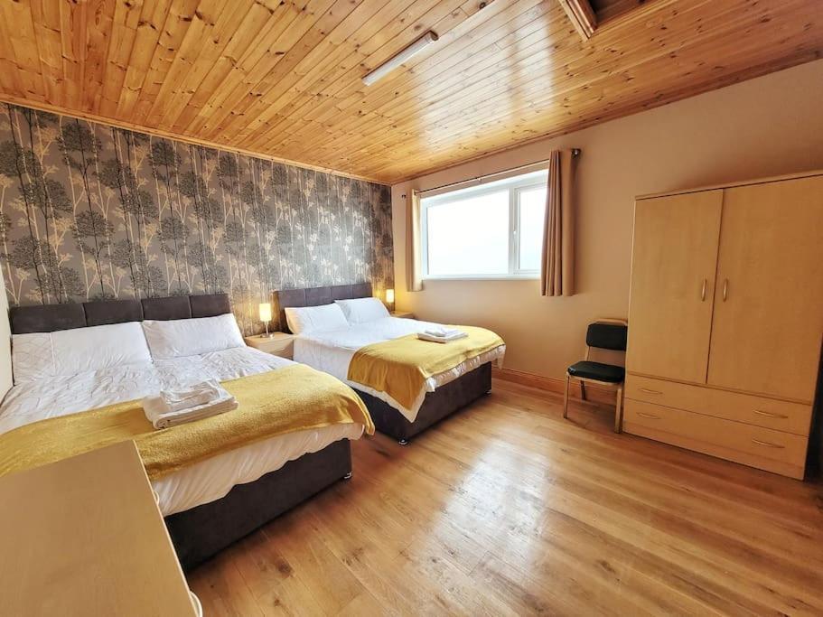 Caman Inn Кілкенні Екстер'єр фото